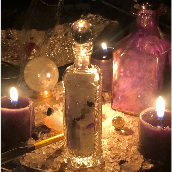 Lightwork *Readings - Picture 1 of 1